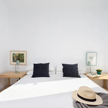 Apartment Pillowabroad - Brand New *