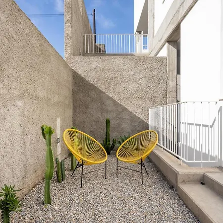 Pillowabroad - Brand New Lägenhet