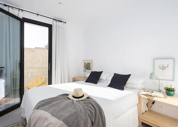 Pillowabroad - Brand New * Poris de Abona